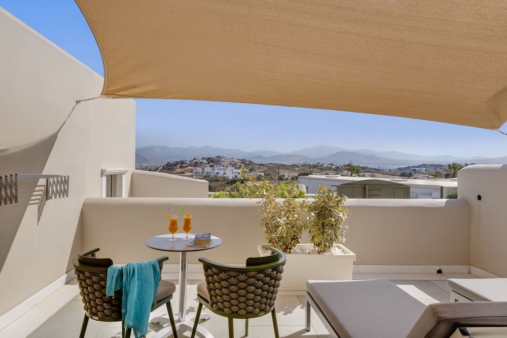 Double or Twin Room, 1 Bedroom, Partial Sea View photo 3