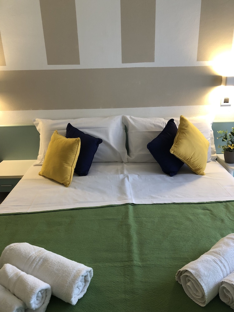 Economy Double Room, 1 Bedroom, Balcony photo 2