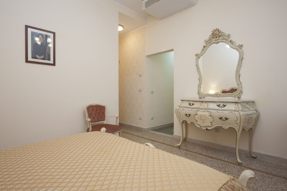 Classic Double Room photo 2