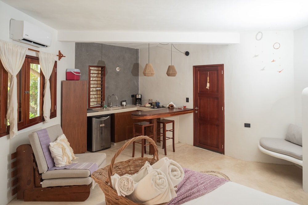 Studio, Kitchenette, Garden View photo 2