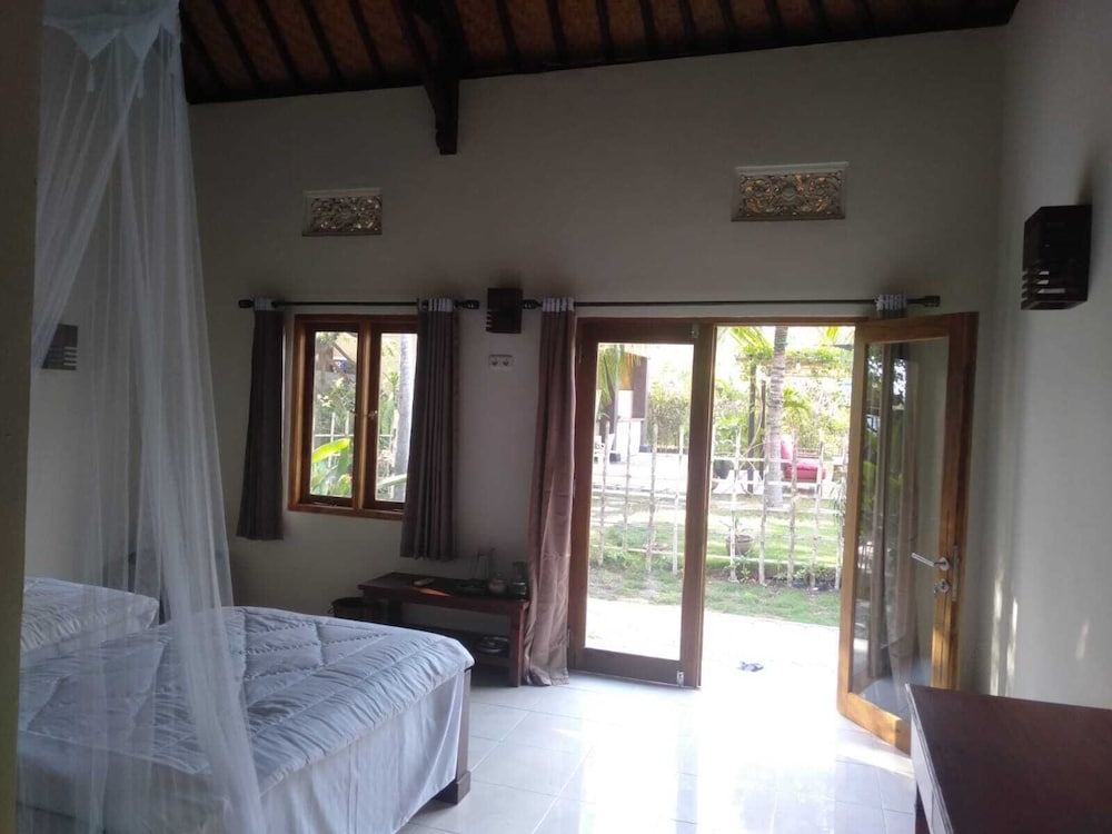 Premium Double Room, 1 King Bed, Garden Area photo 3