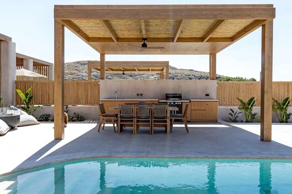 Cicada Suite Gym, Private Pool & Jacuzzi