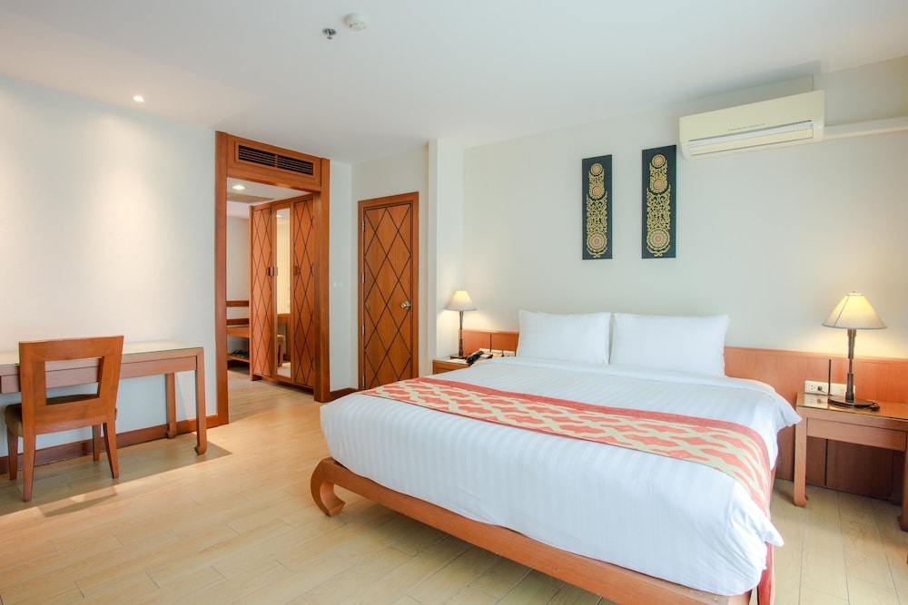 Royal Executive Suite 2 Bedroom - Photo 1