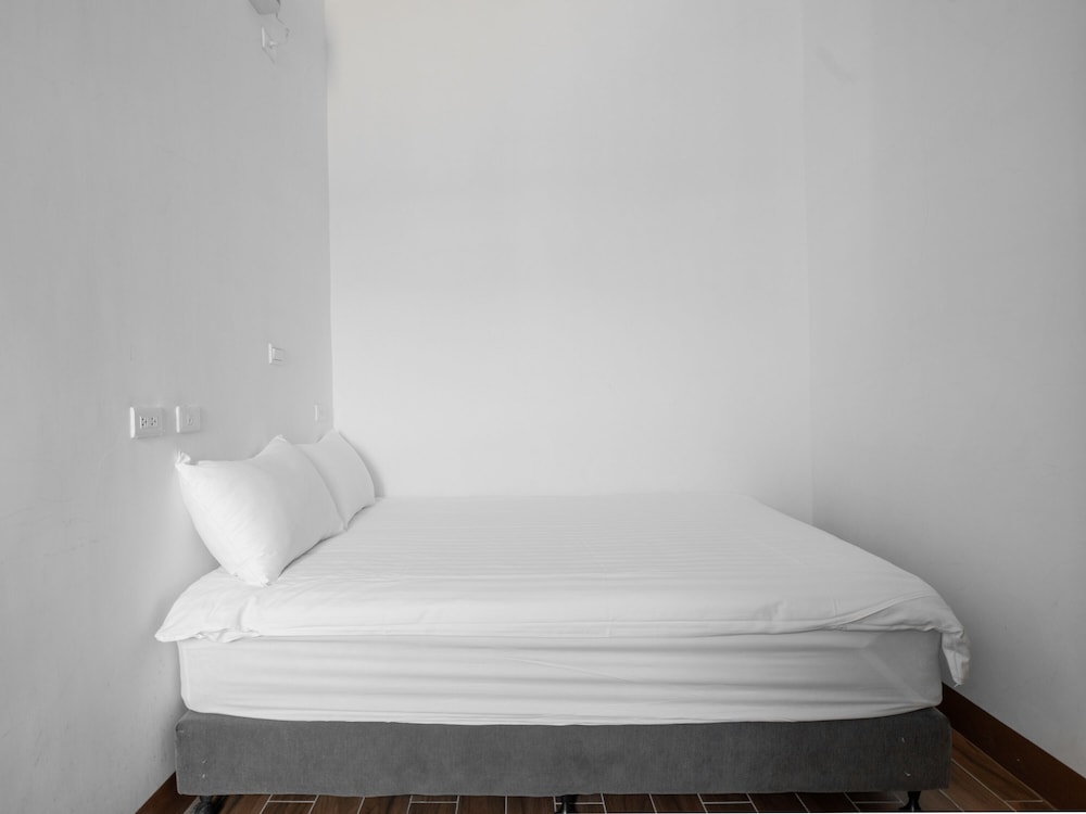 Standard Double Room - Photo 6