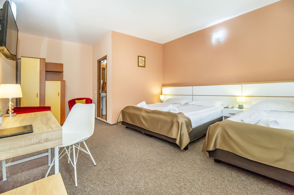 Standard Triple Room - Photo 3