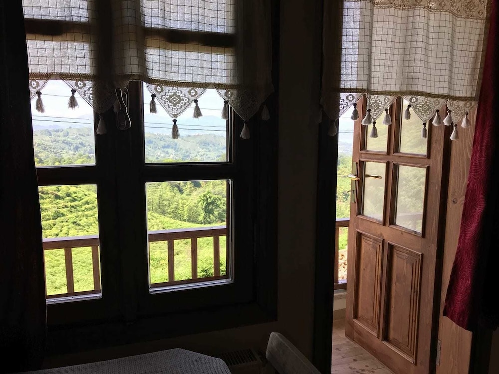 Standard Double Room, 1 Double Bed, Mountain View photo 2