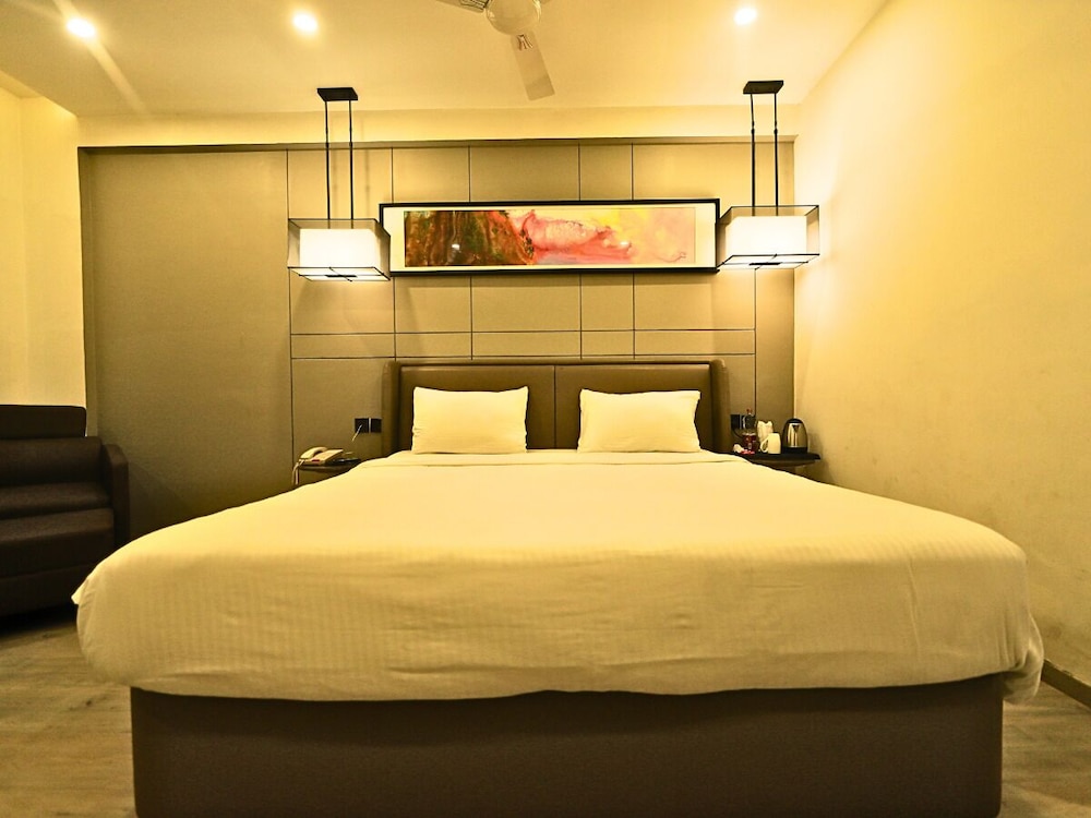 Deluxe Double or Twin Room - Photo 3