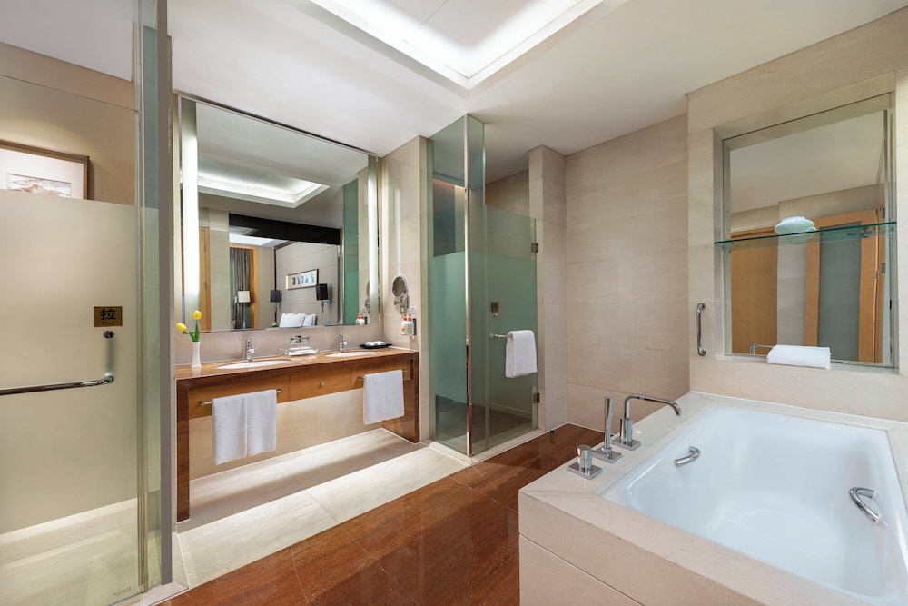 Suite, 1 Bedroom, River View (Dining Area, High Floor) - Photo 2