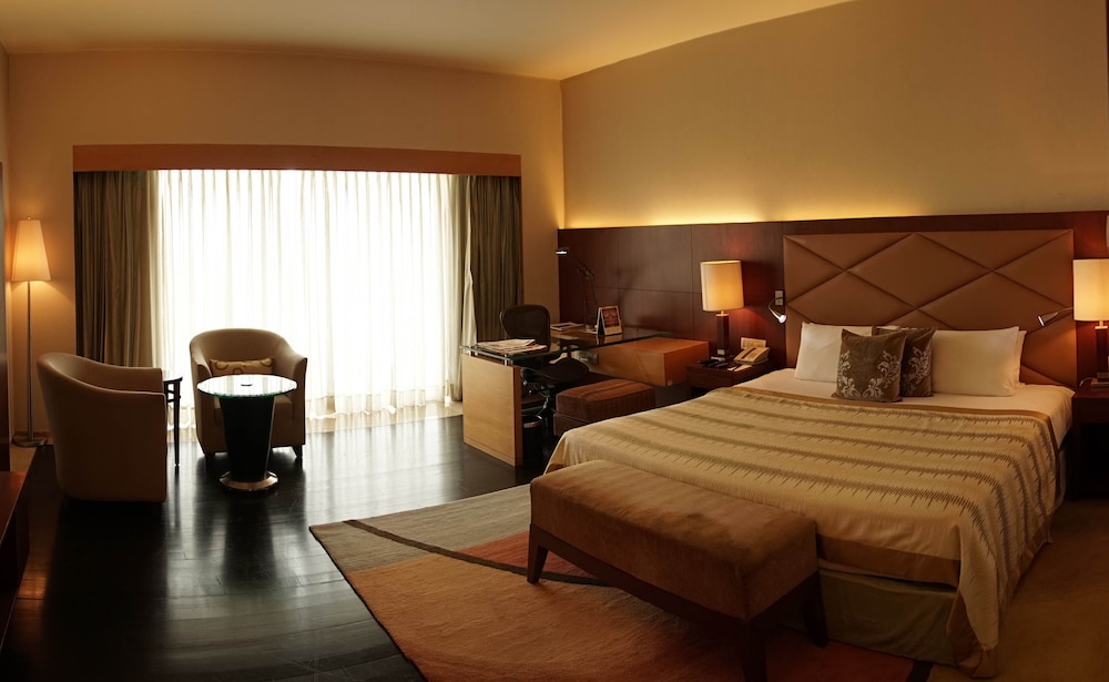 Luxury Suite, 1 Queen Bed Luxury Suite, 1 Queen Bed