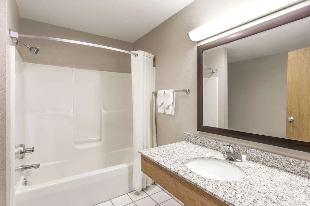 Studio Suite, Multiple Beds, Non Smoking - Photo 5