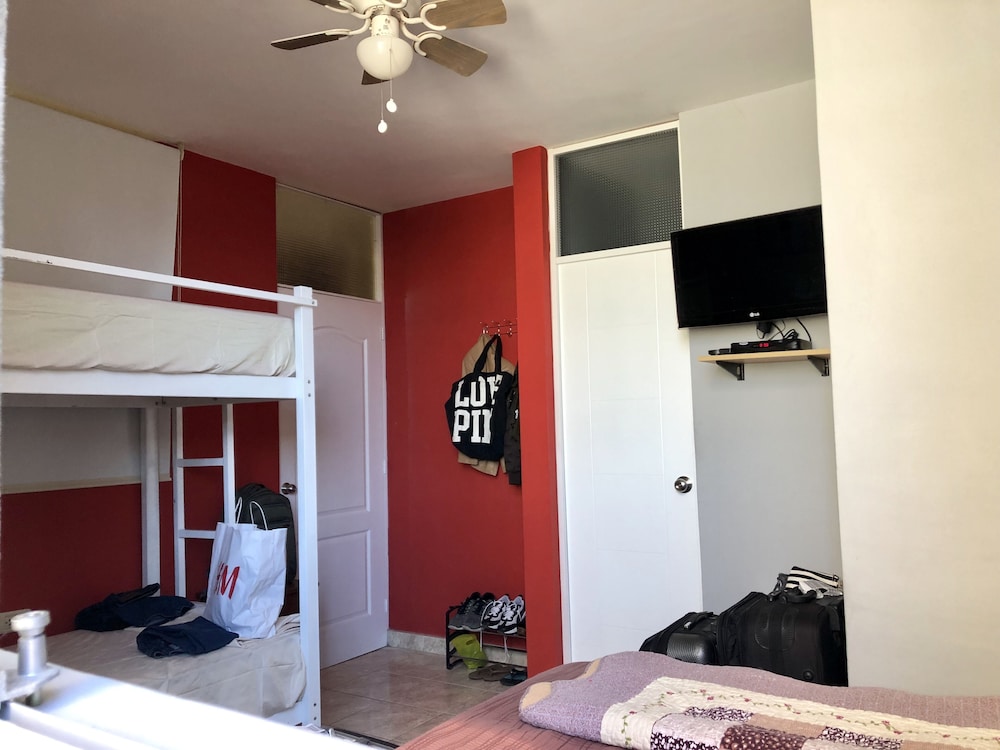 Family Quadruple Room, Private Bathroom photo 3