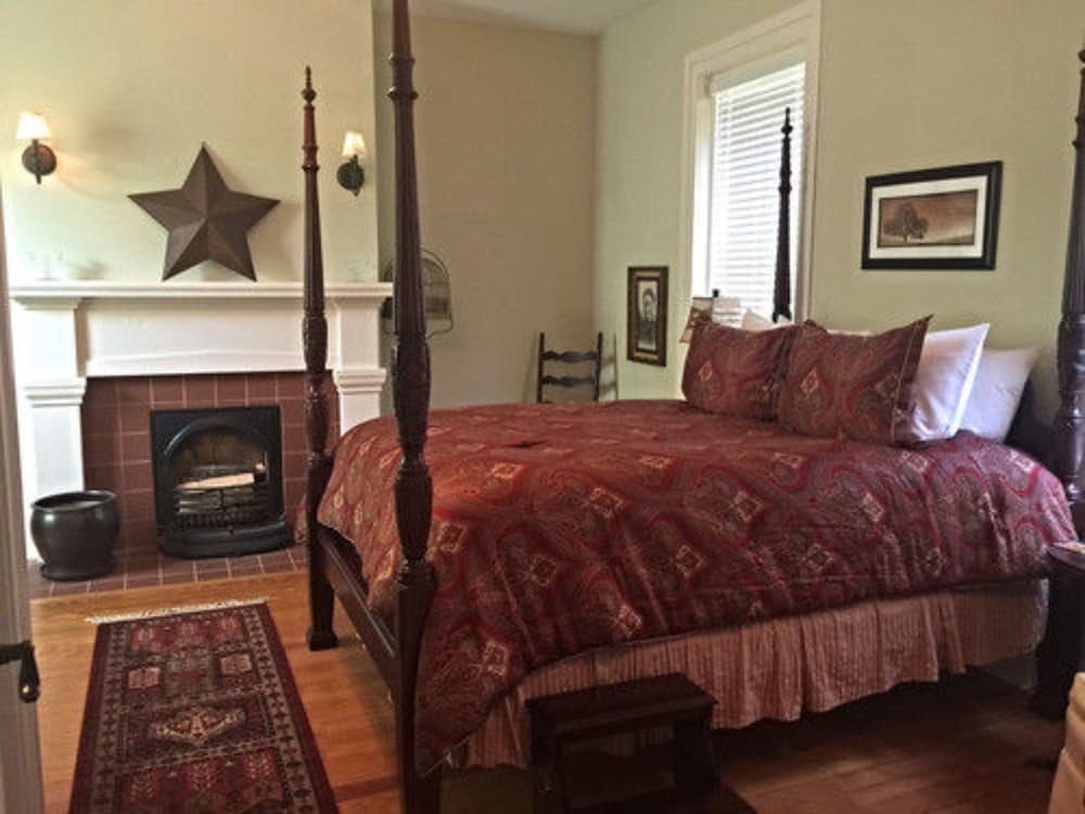 Room, Private Bathroom (Federal House: Scarlet Starlet) photo 2