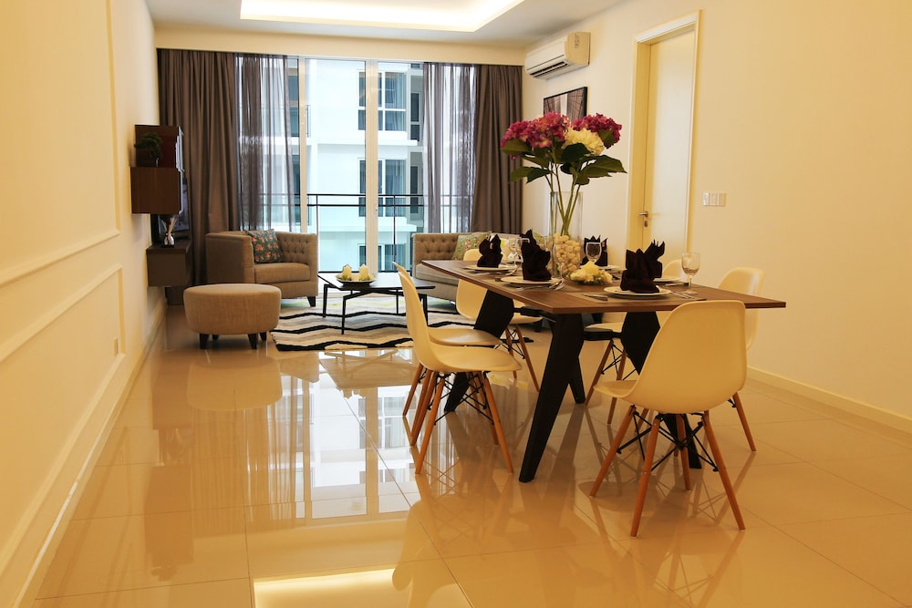 3-Bedroom Apartment photo 2