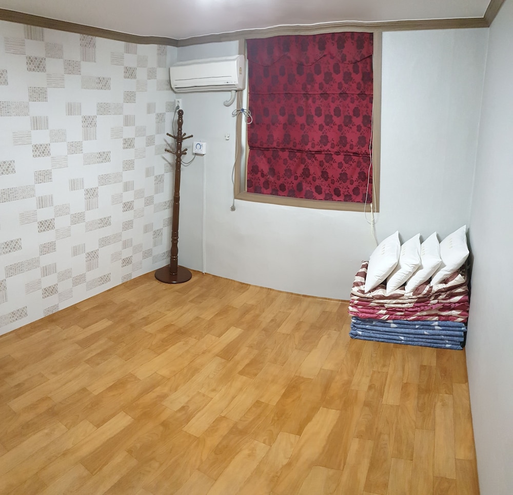 Traditional Room photo 1