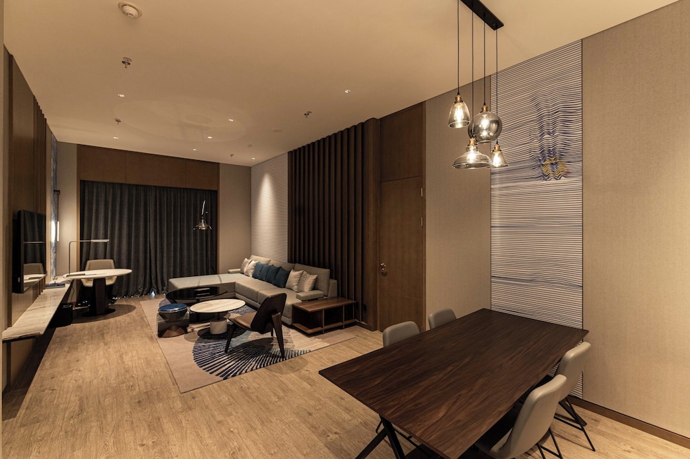 Club Suite, 1 Bedroom - Photo 1