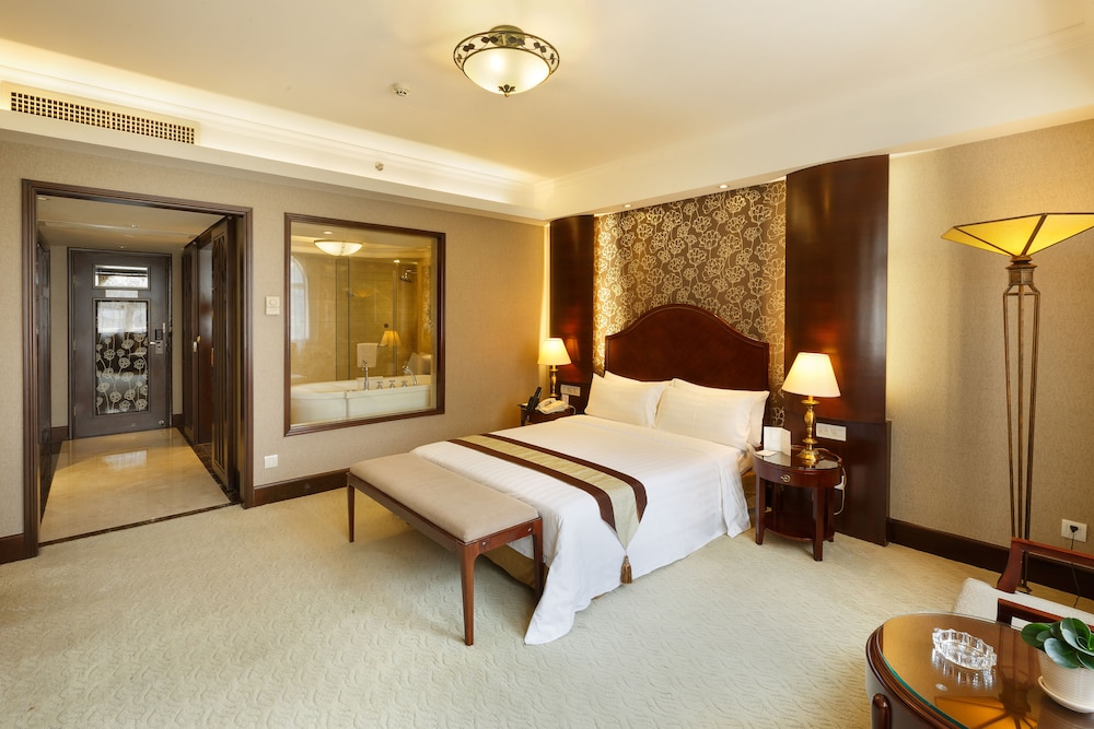 Deluxe Executive Room - Photo 1