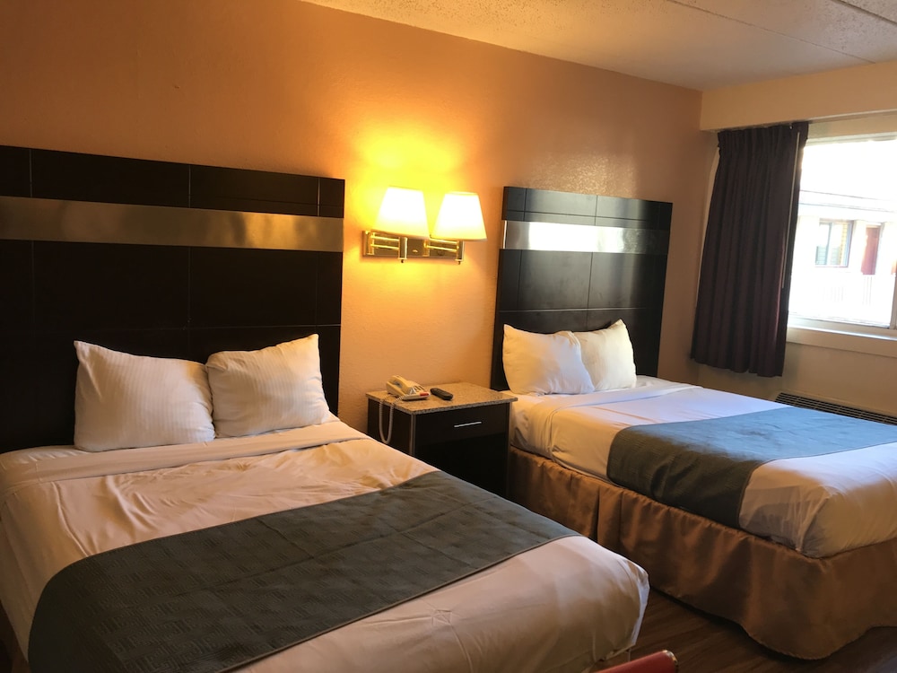 Basic Room, 2 Double Beds, Non Smoking - Photo 6