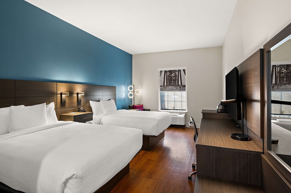 Standard Room, 2 Queen Beds, Non Smoking - Photo 1