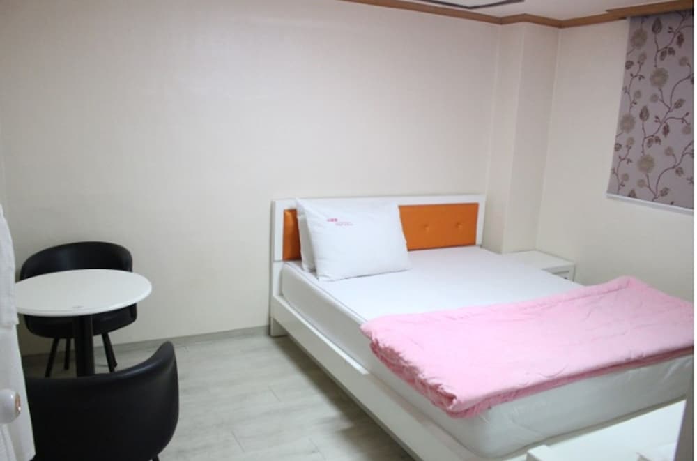 Standard Room photo 2