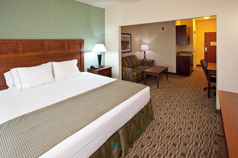 Suite, 2 Queen Beds - Photo 2