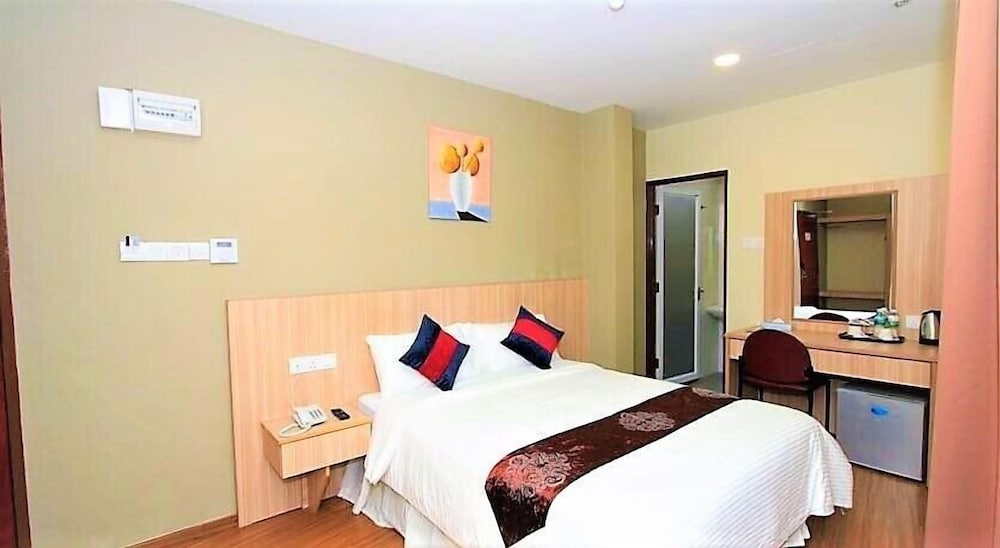 Standard Double Room, 1 Queen Bed, No Windows