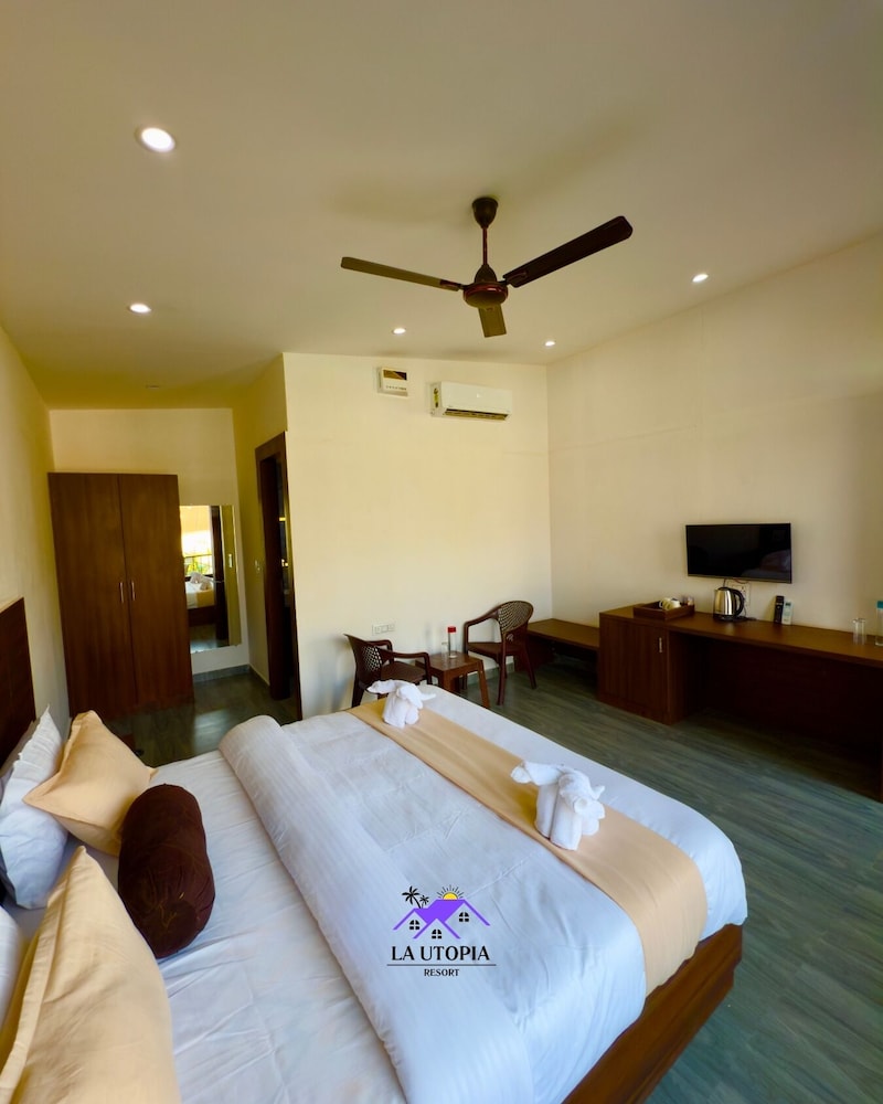 Premier Room, Pool View