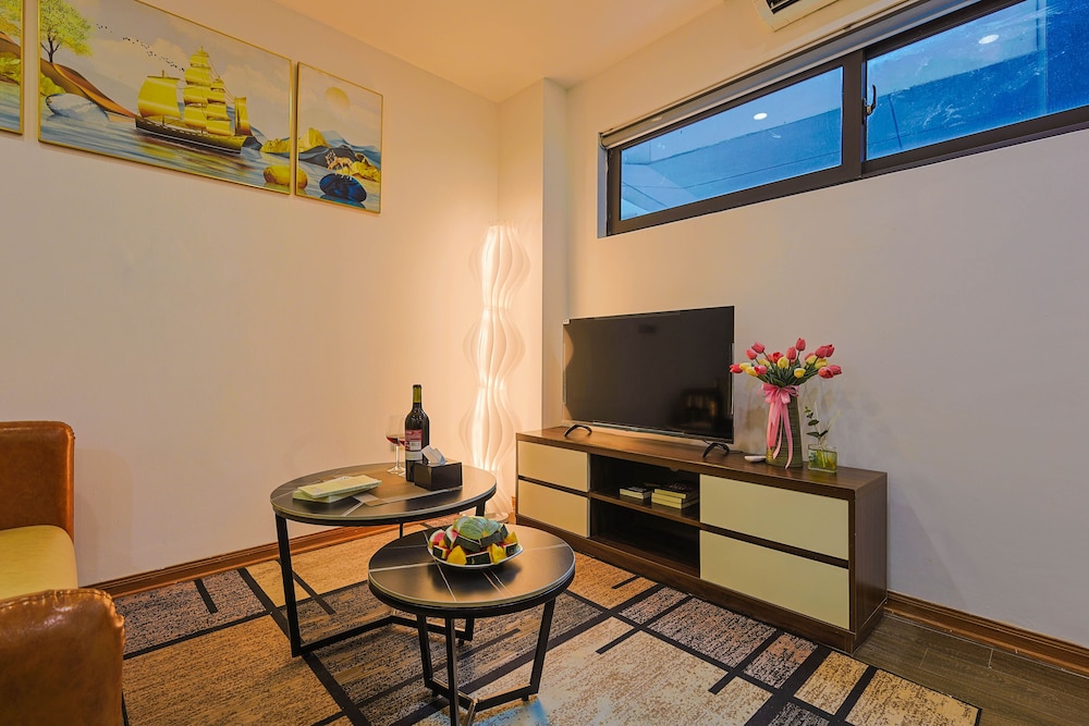 Basic Apartment, 1 Bedroom, Balcony, City View