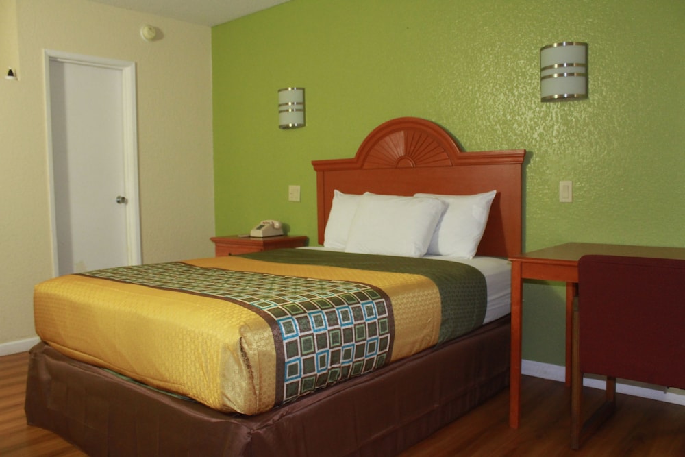 Room (Non-Smoking) photo 1