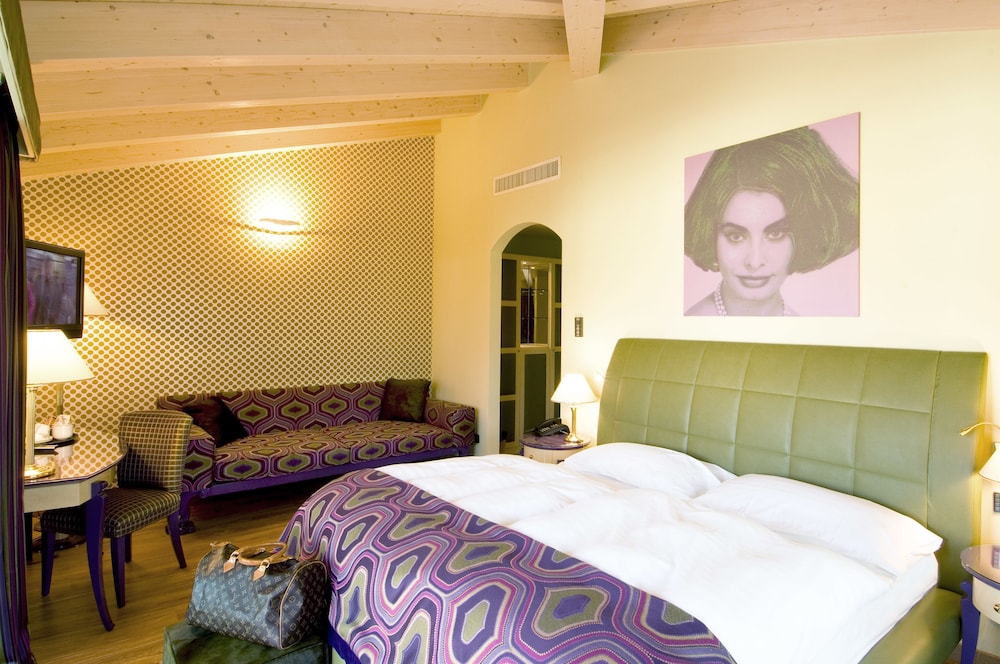 Superior Room, Jetted Tub photo 3