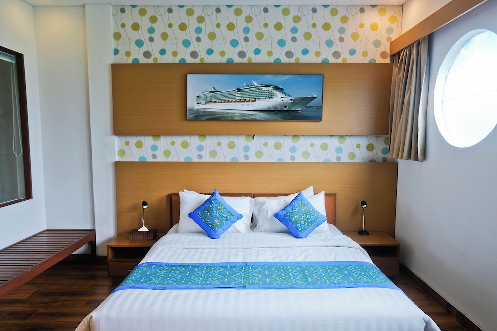 Deluxe Double or Twin Room