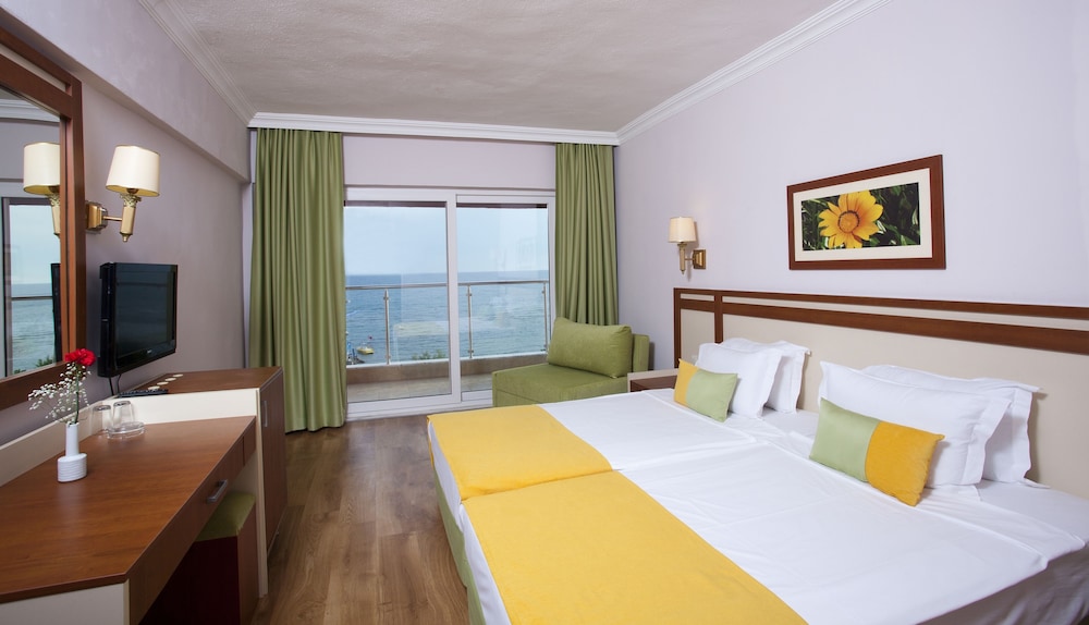 Triple Room (Large) photo 1