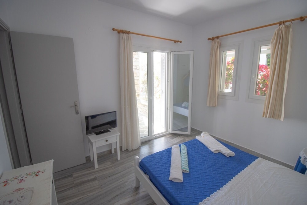 House, 2 Bedrooms, Smoking, Balcony