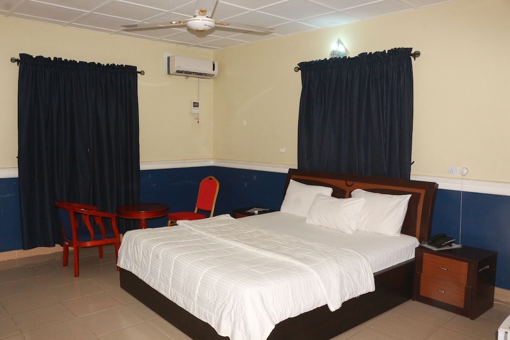 Royal Room, 1 Queen Bed, Non Smoking