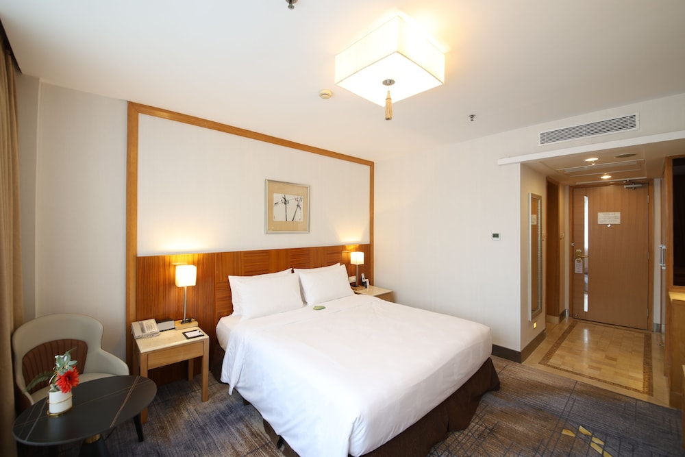 Deluxe Queen Room photo 2
