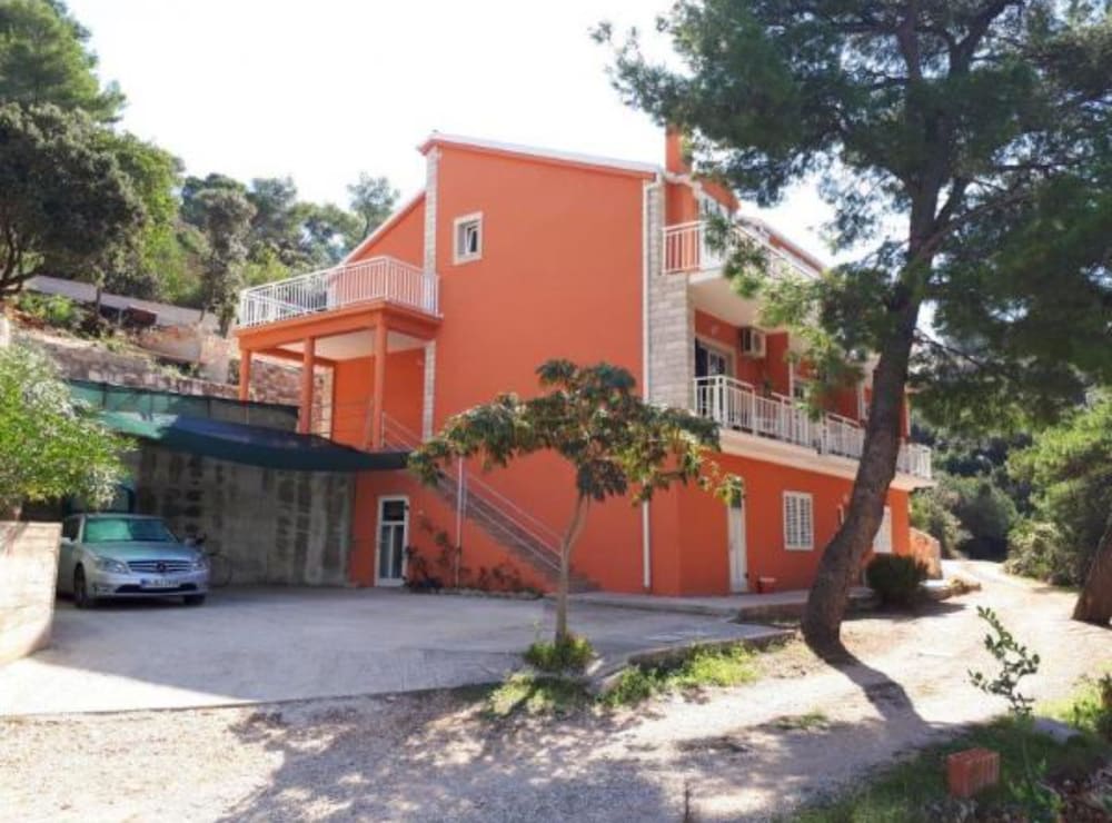 Apartment (One Bedroom Apartment with Balcony an)