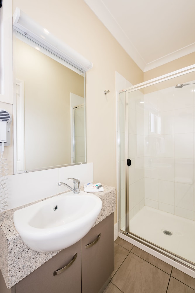 Standard Studio, Non Smoking, Kitchen (Twin Room - Min 2 nights) photo 3