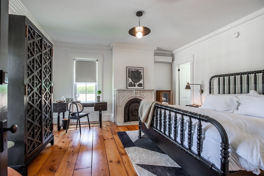 Superior Room, 1 King Bed photo 1