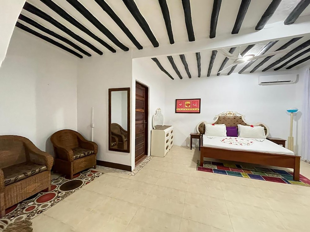 Grand Bungalow