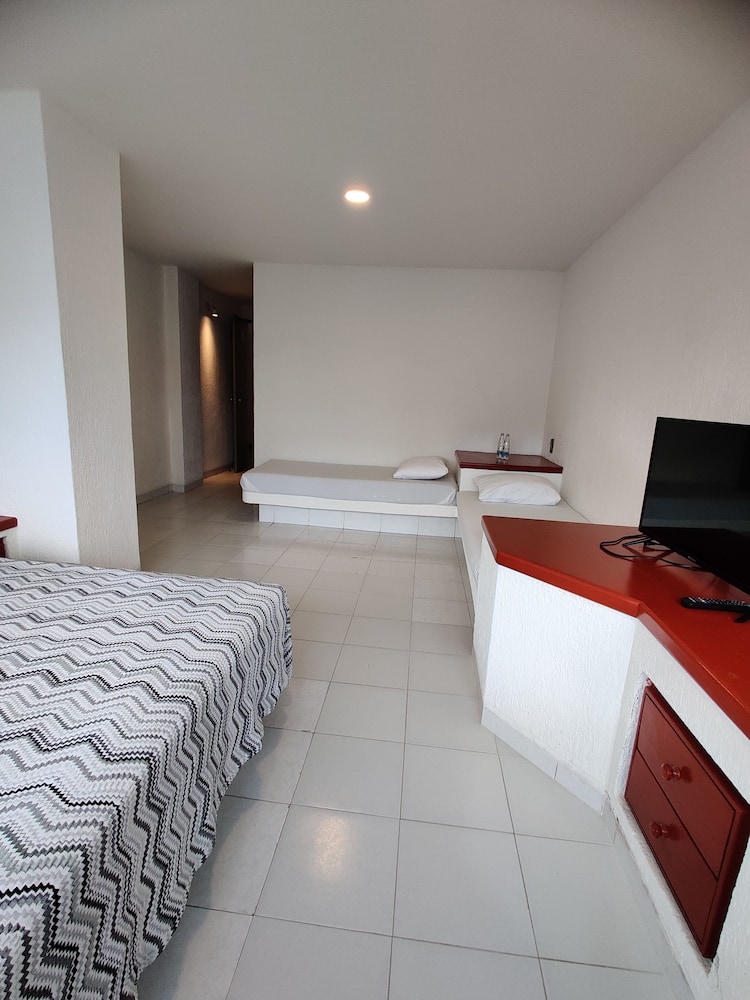 Standard Room, Street View - Photo 6