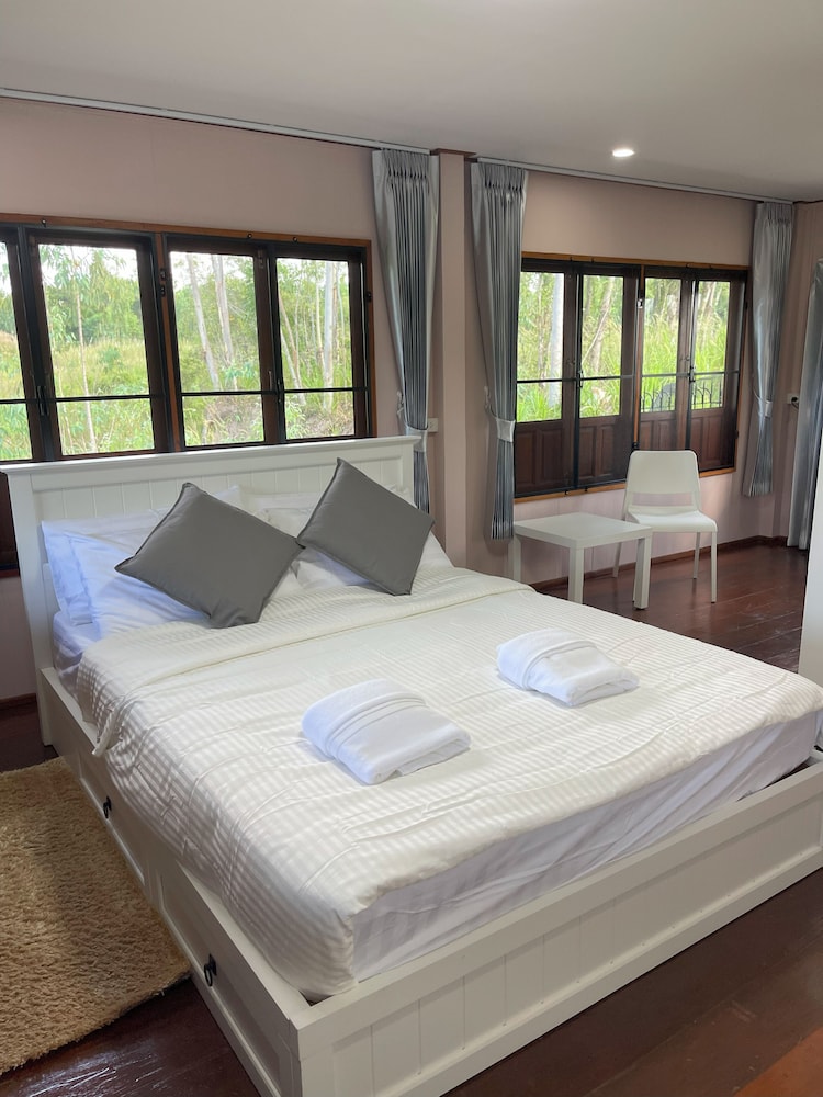 Deluxe Double Room, Private Bathroom, Mountain View photo 2