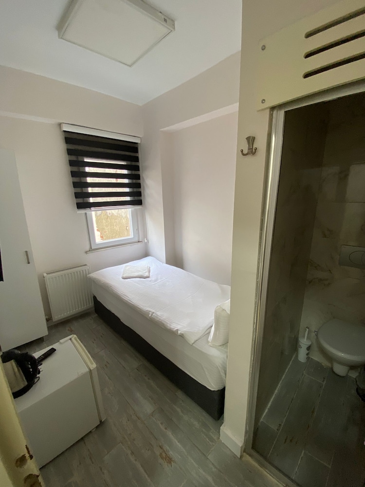Basic Single Room photo 1