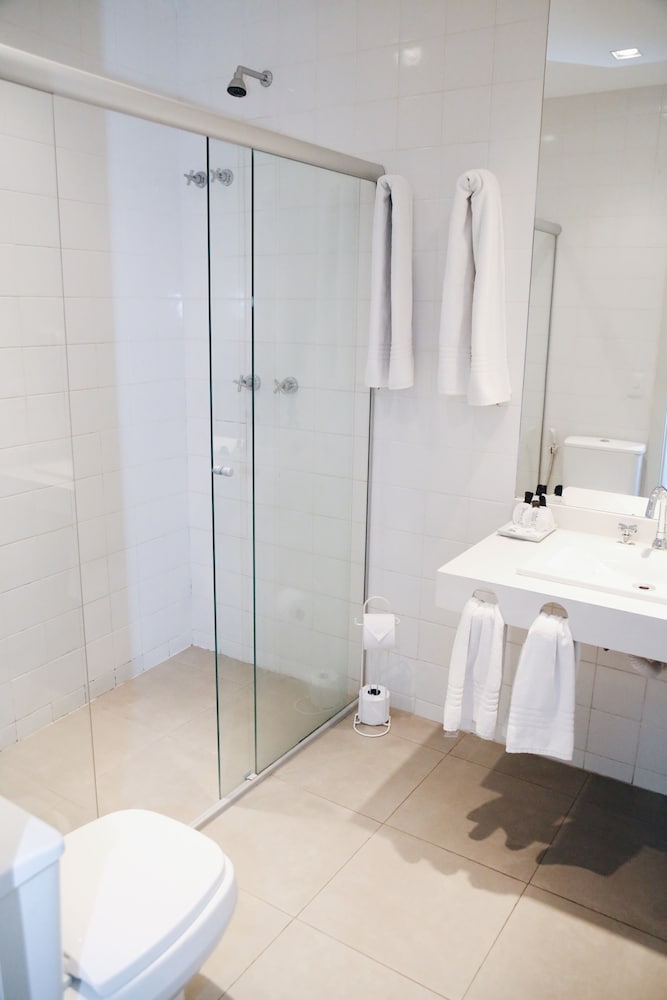 Triple Room thumbnail 6