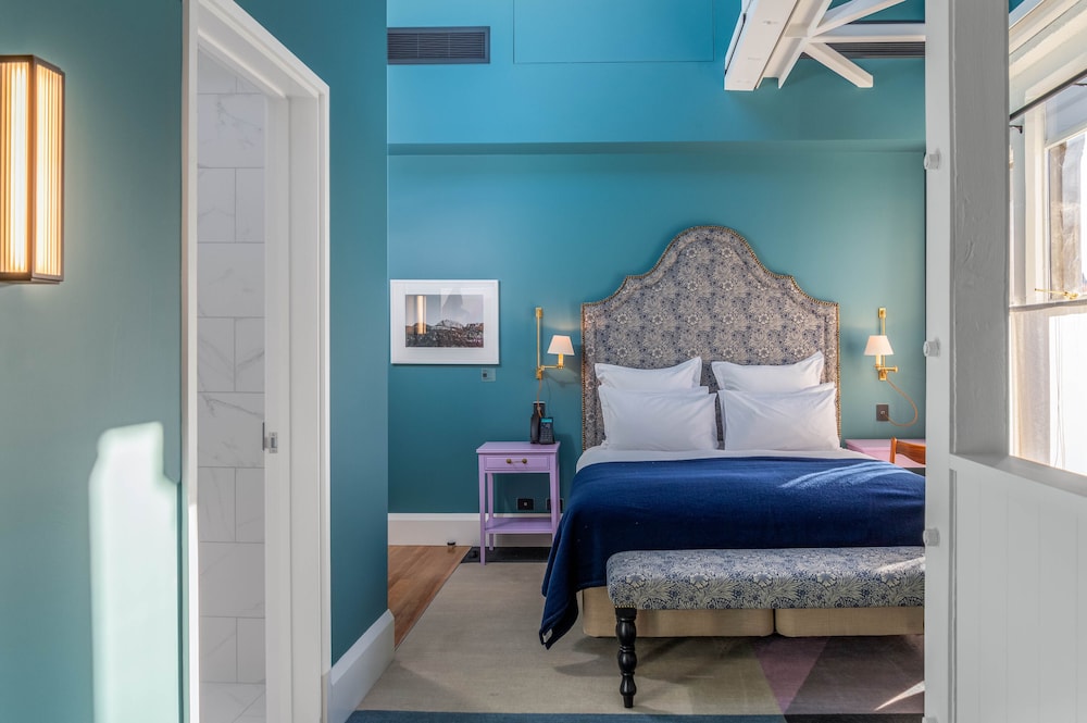 Prestige Skylight Room - Photo 7