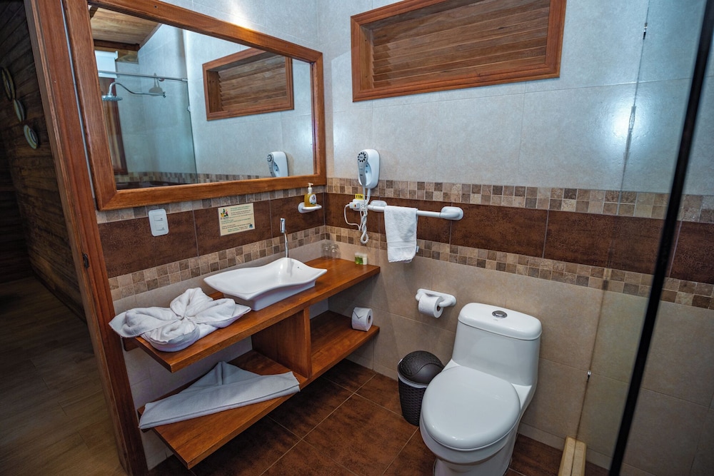 Premium Cabin, Hot Tub, Garden View photo 3