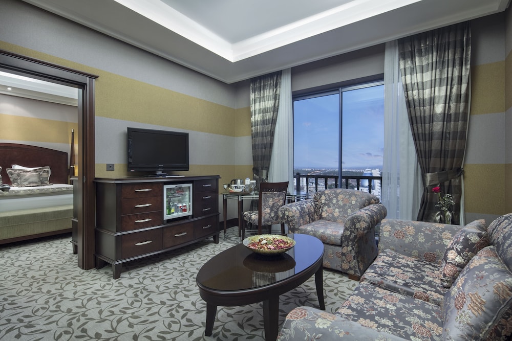Deluxe Suite photo 1