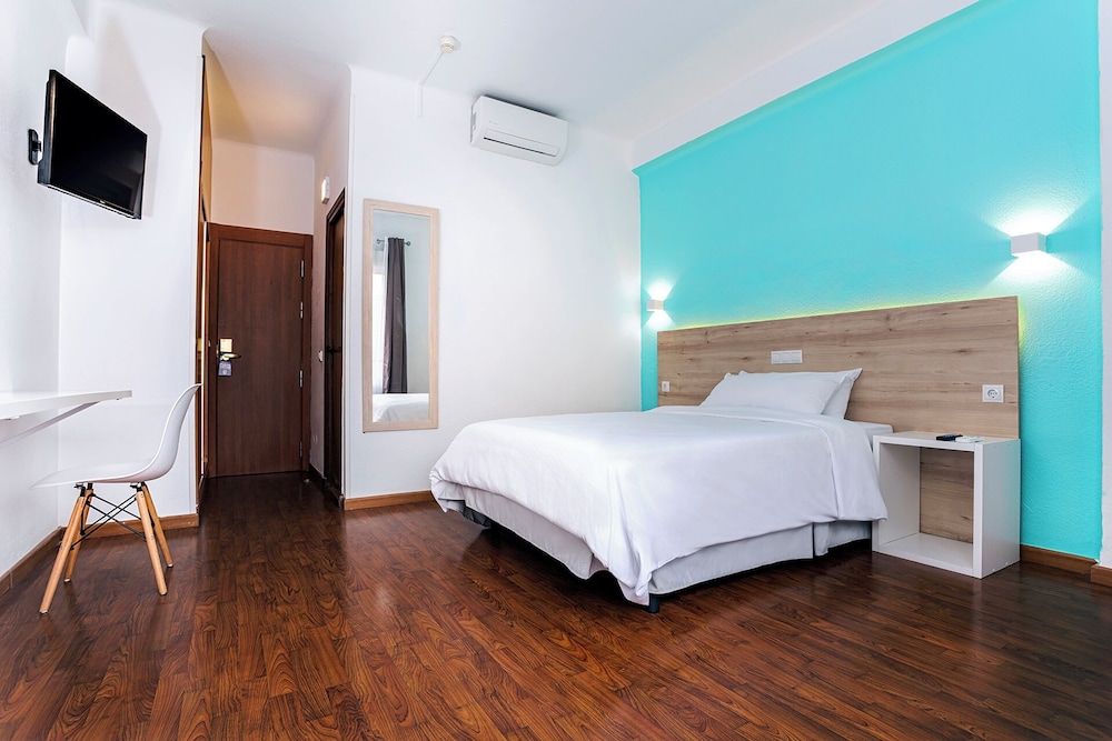 Deluxe Double Room, City View photo 3