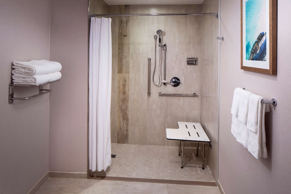 Suite, 2 Double Beds, Accessible (with Shower) - Photo 2
