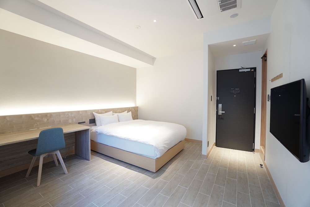 Double Room, Non Smoking, Shower Room Only - Photo 1