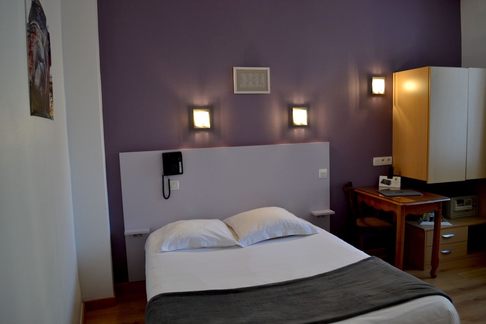 Standard Double Room - Photo 2