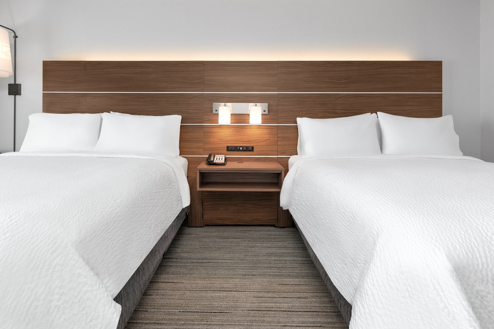 Standard Room, 2 Queen Beds - Photo 3